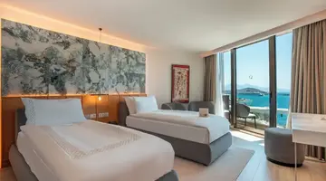 Qlusive Hotel