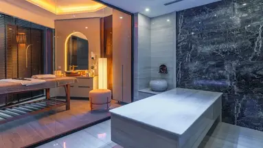 Qlusive Hotel