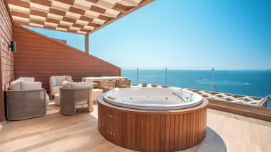 Qlusive Hotel