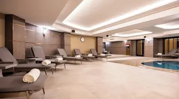 Qlusive Hotel