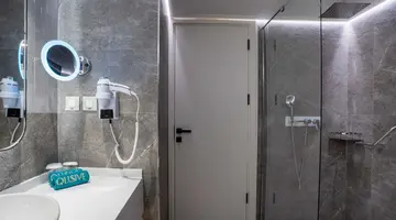 QLUSIVE HOTEL