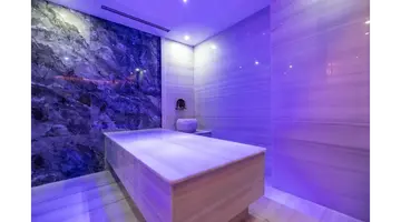 QLUSIVE HOTEL