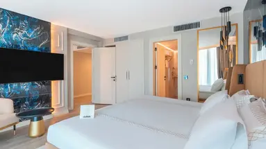 Qlusive Hotel