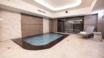 Qlusive Hotel