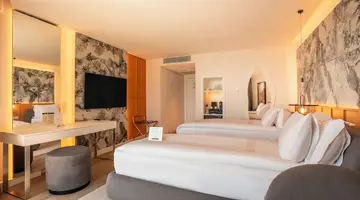 Qlusive Hotel