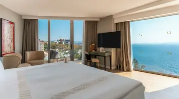 Qlusive Hotel