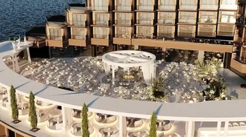 Qlusive Hotel