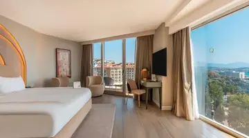 QLUSIVE HOTEL