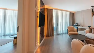 Qlusive Hotel