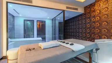 Qlusive Hotel