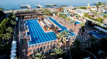 QUATTRO BEACH SPA & RESORT