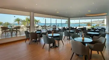 Queen's Bay