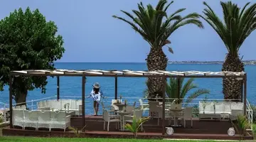Queen's Bay