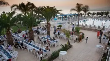 Queen's Bay