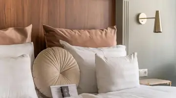 Queen s Court Hotel and Residence