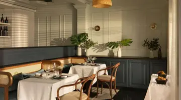 Queen s Court Hotel and Residence