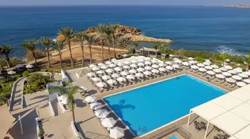 Queens Bay Hotel
