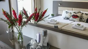 Queens Bay Hotel