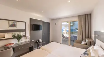 Queens Bay Hotel