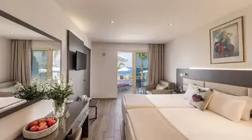 Queens Bay Hotel