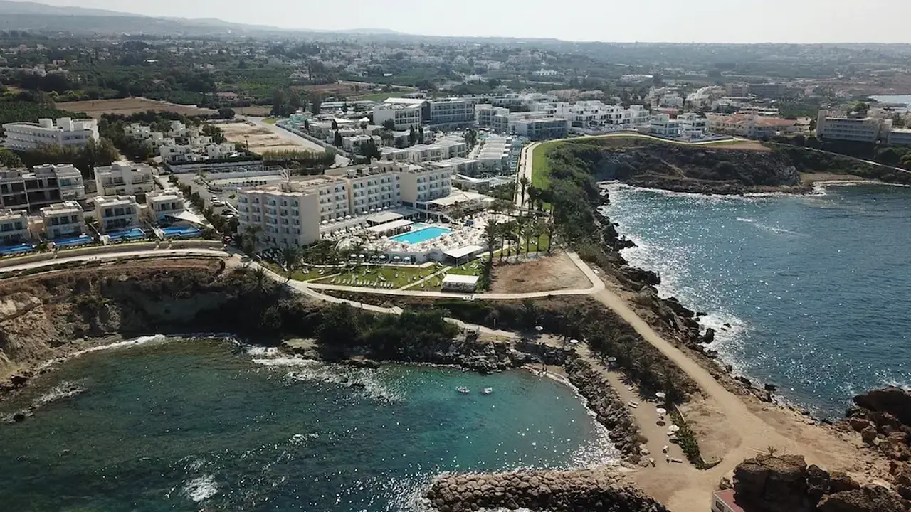 Queens Bay Hotel