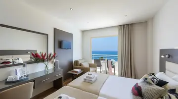 Queens Bay Hotel