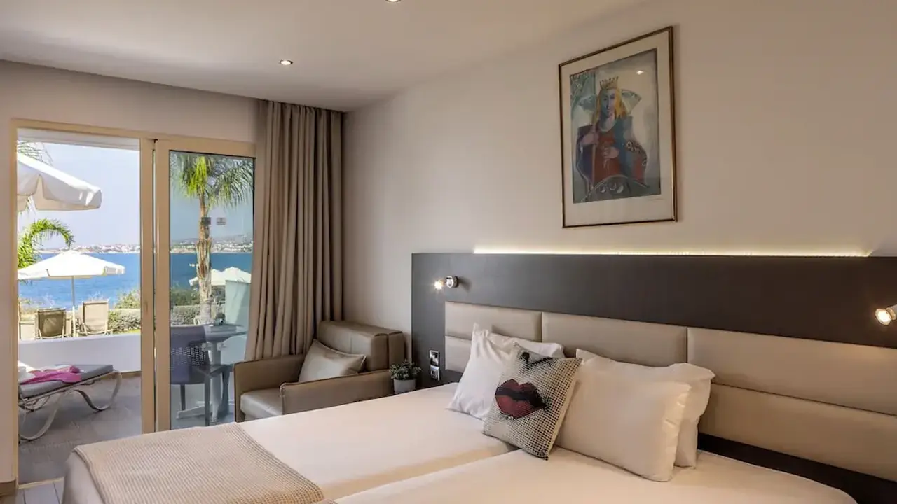 Queens Bay Hotel