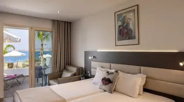 Queens Bay Hotel