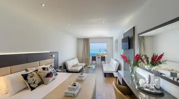 Queens Bay Hotel