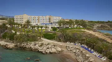Queens Bay Hotel