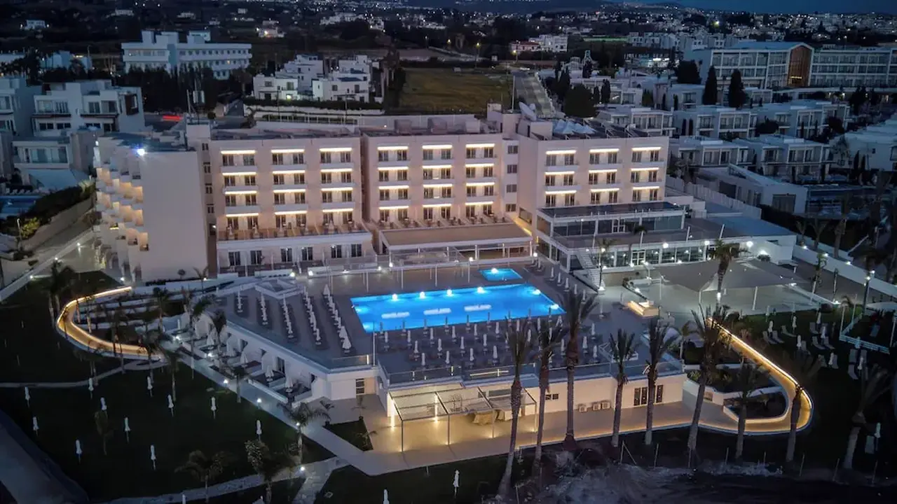 Queens Bay Hotel