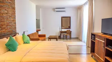 R Degrees Luxury Boutique Hotel