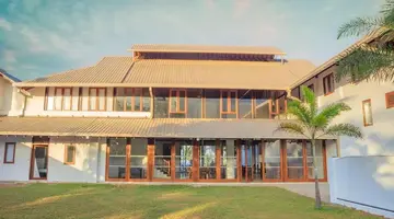 R Degrees Luxury Boutique Hotel