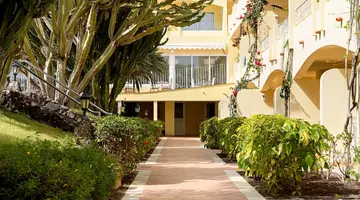 R2 Buganvilla Hotel & Spa