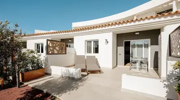 R2 Higos Beach Apartments