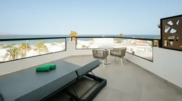 R2 Higos Beach Apartments