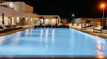 R2 Higos Beach Apartments