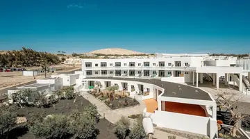 R2 Higos Beach Apartments
