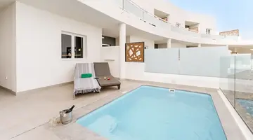 R2 Higos Beach Apartments