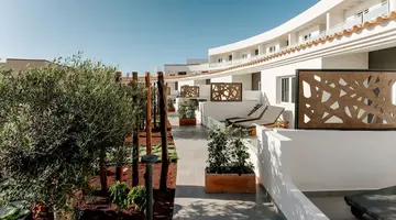 R2 Higos Beach Apartments