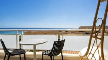 R2 Higos Beach Apartments