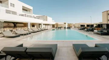 R2 Higos Beach Apartments