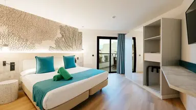 R2 Higos Beach Apartments