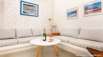 R2 Maryvent Beach Apartment