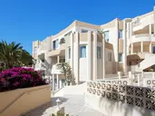 R2 Maryvent Beach Apartment