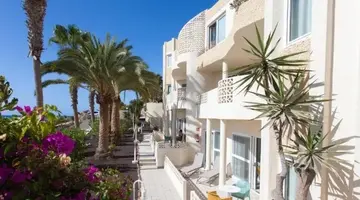 R2 Maryvent Beach Apartment