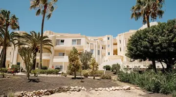 R2 Maryvent Beach Apartment