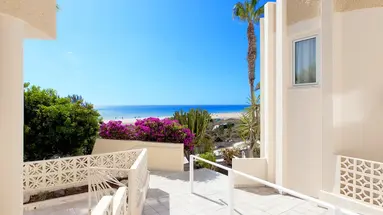 R2 Maryvent Beach Apartment