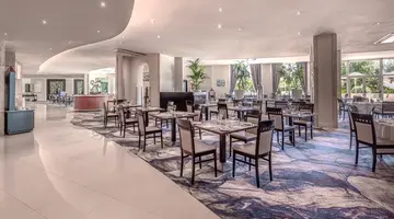 Radisson Blu Golden Sands Resort
