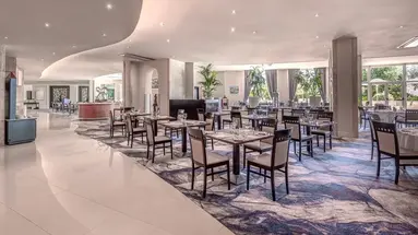 Radisson Blu Golden Sands Resort